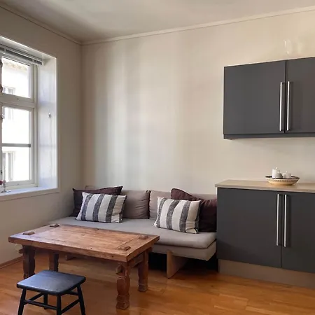 Centre - Modern 2br